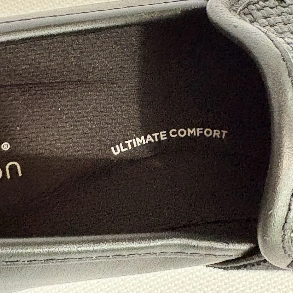Clarks Women's Slip‎ On Sneaker Layton Petal Size 8.5 Medium Black Combi